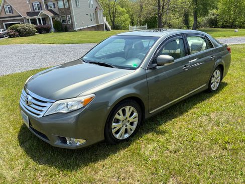 Used 2011 Toyota Avalon FWD image 9
