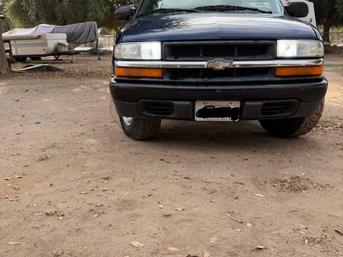 Used 2003 Chevrolet S10 Pickup LS image 16