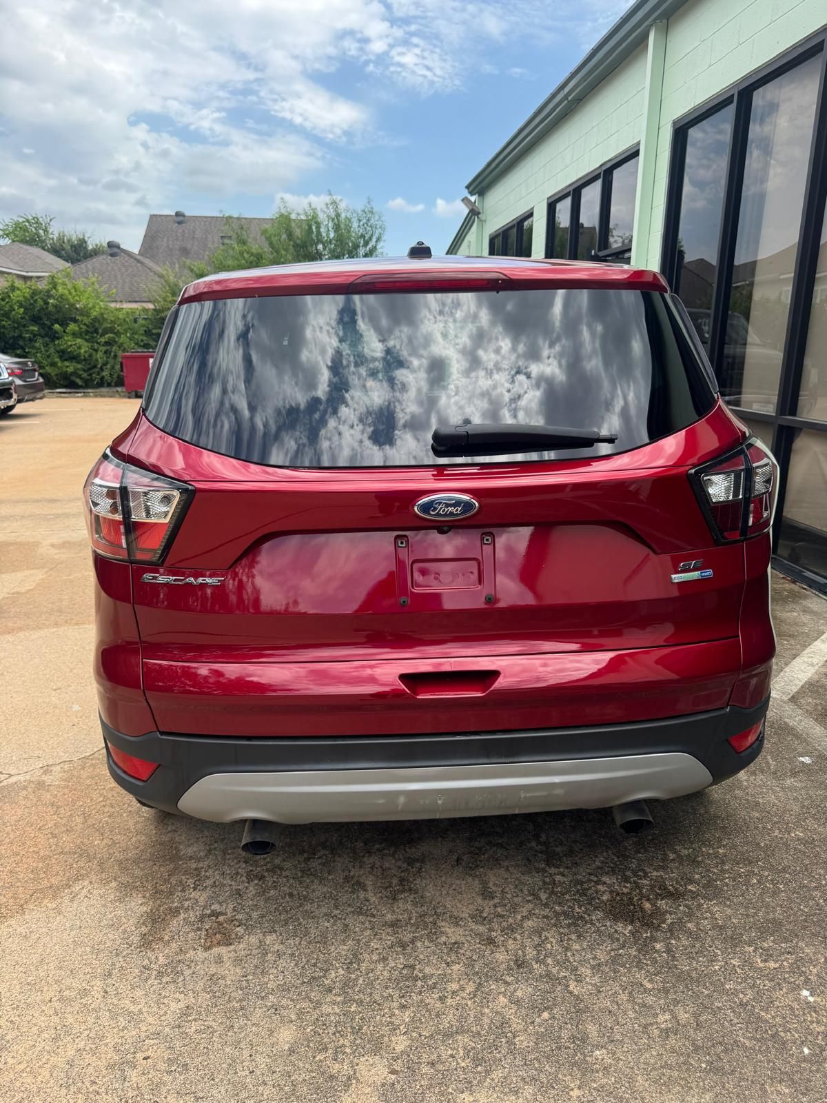 Used 2017 Ford Escape SE w/ SE Cold Weather Package AWD/4WD image 12