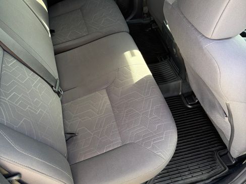 Used 2017 Toyota Tacoma TRD Off-Road image 20