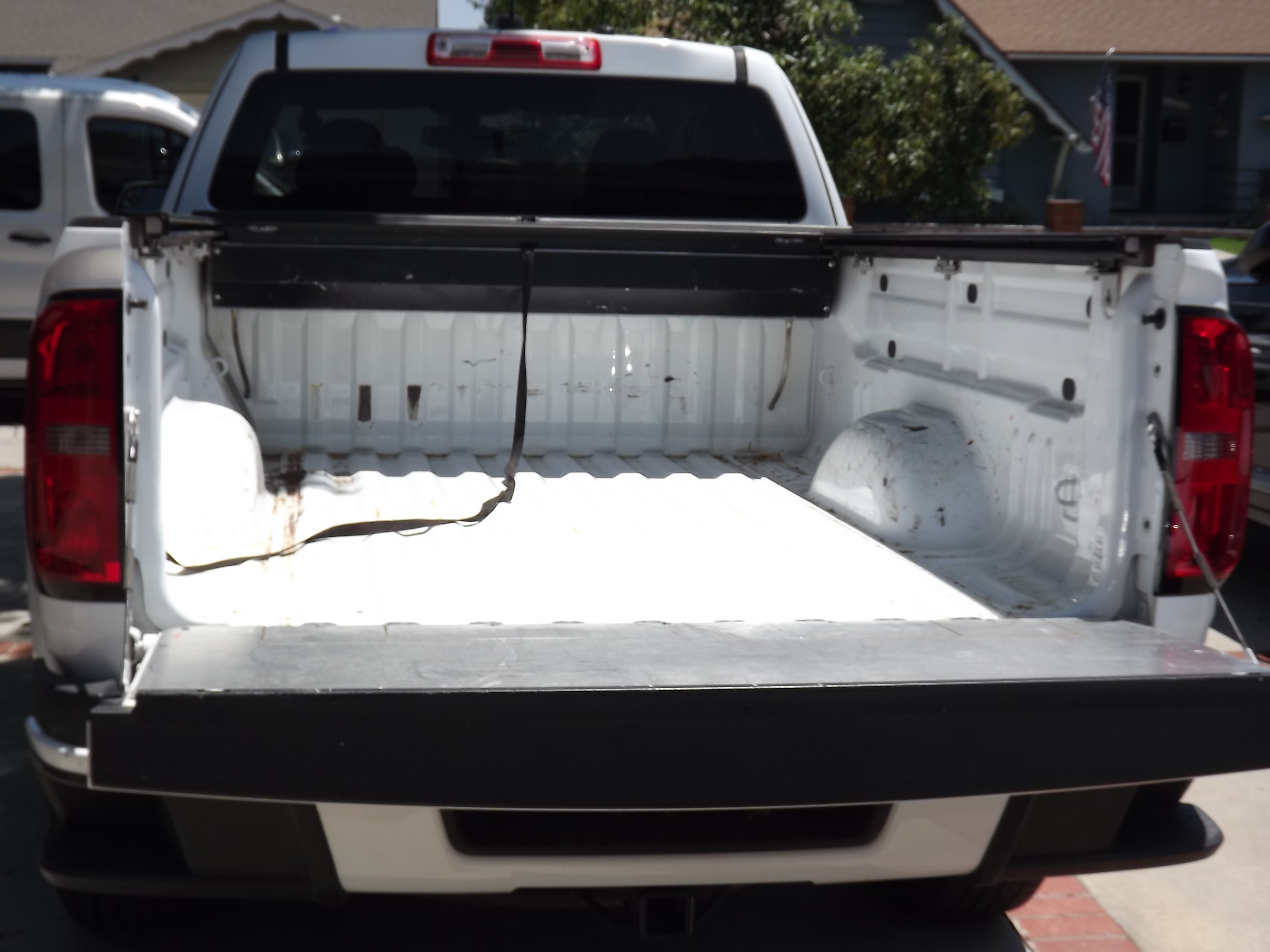 Used 2017 Chevrolet Colorado W/T w/ WT Convenience Package RWD image 9