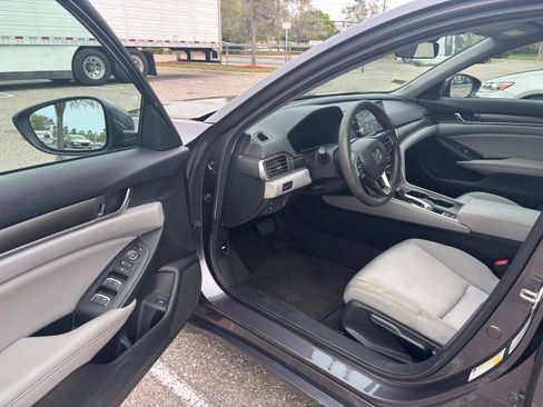 Used 2019 Honda Accord LX image 10
