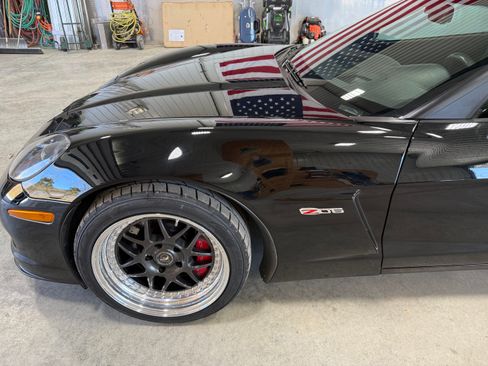 Used 2006 Chevrolet Corvette Z06 w/ Preferred Equipment Group RWD image 13