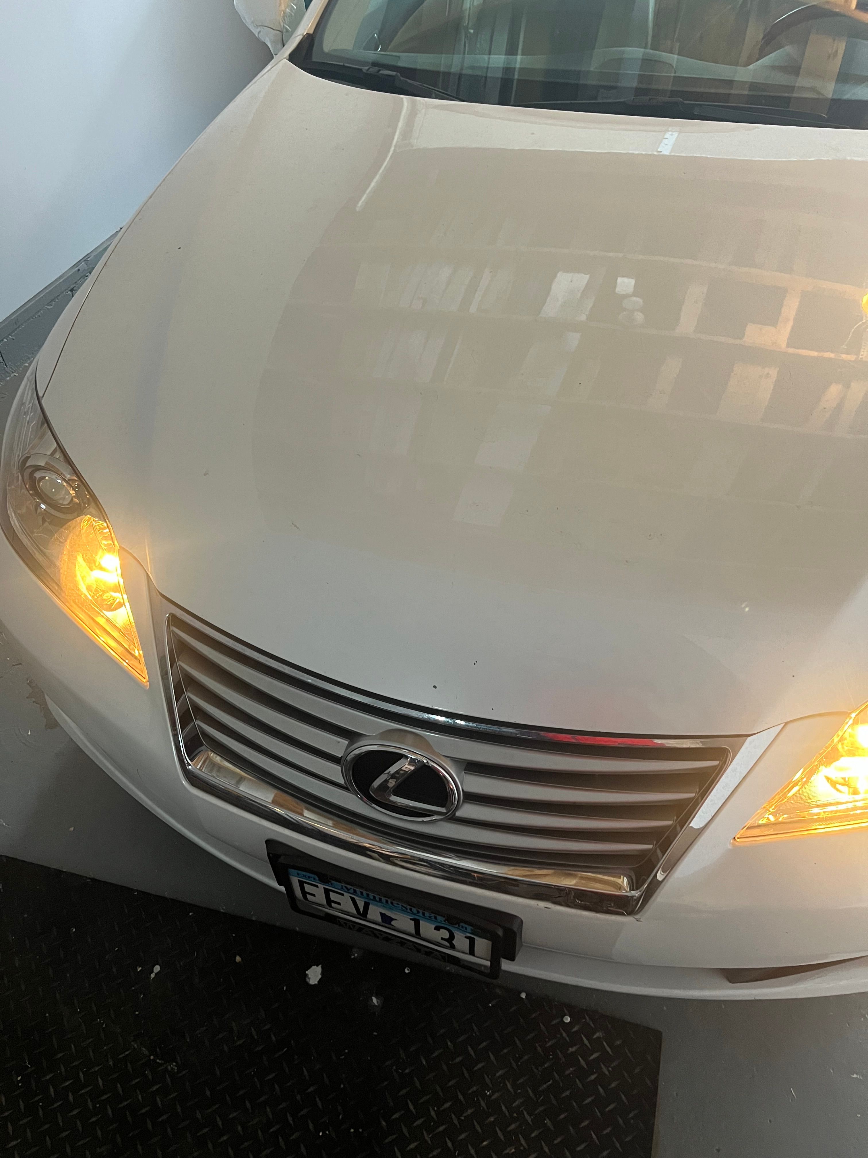 Used 2010 Lexus ES 350 FWD image 2
