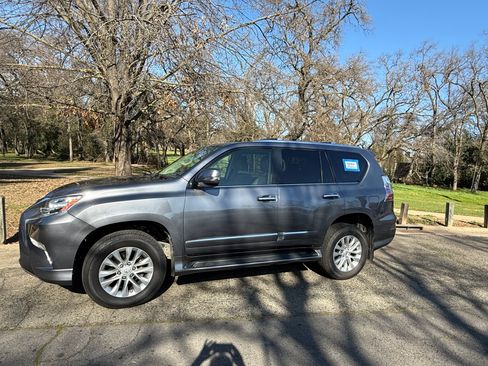 Used 2015 Lexus GX 460 image 4
