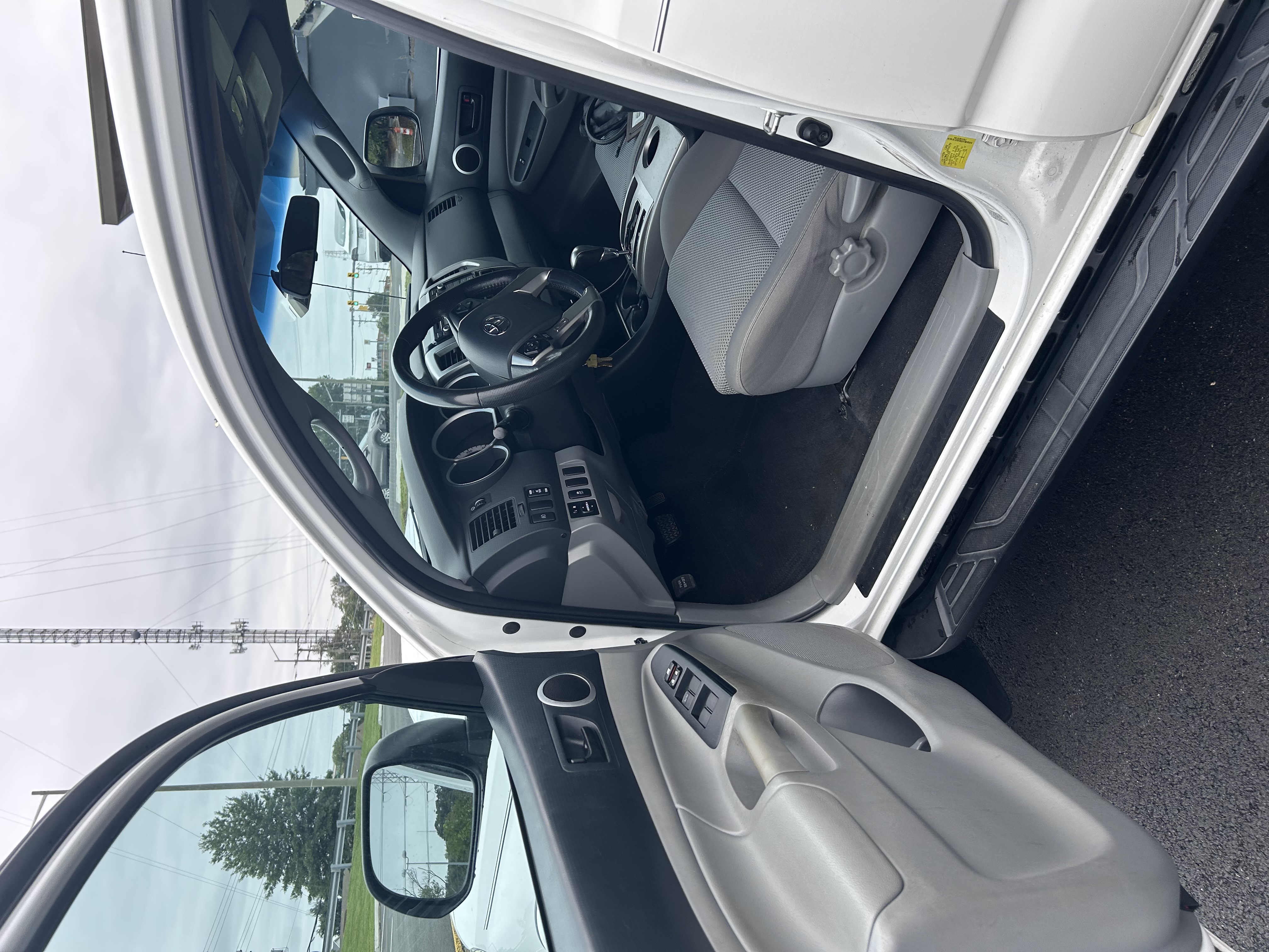 Used 2015 Toyota Tacoma PreRunner w/ TRD Sport Package RWD image 2