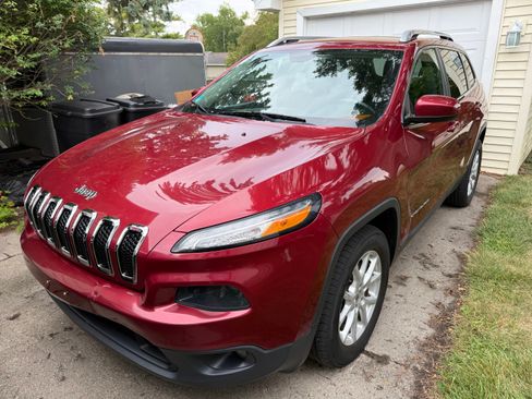 Used 2015 Jeep Cherokee Latitude w/ Cold Weather Group FWD image 4