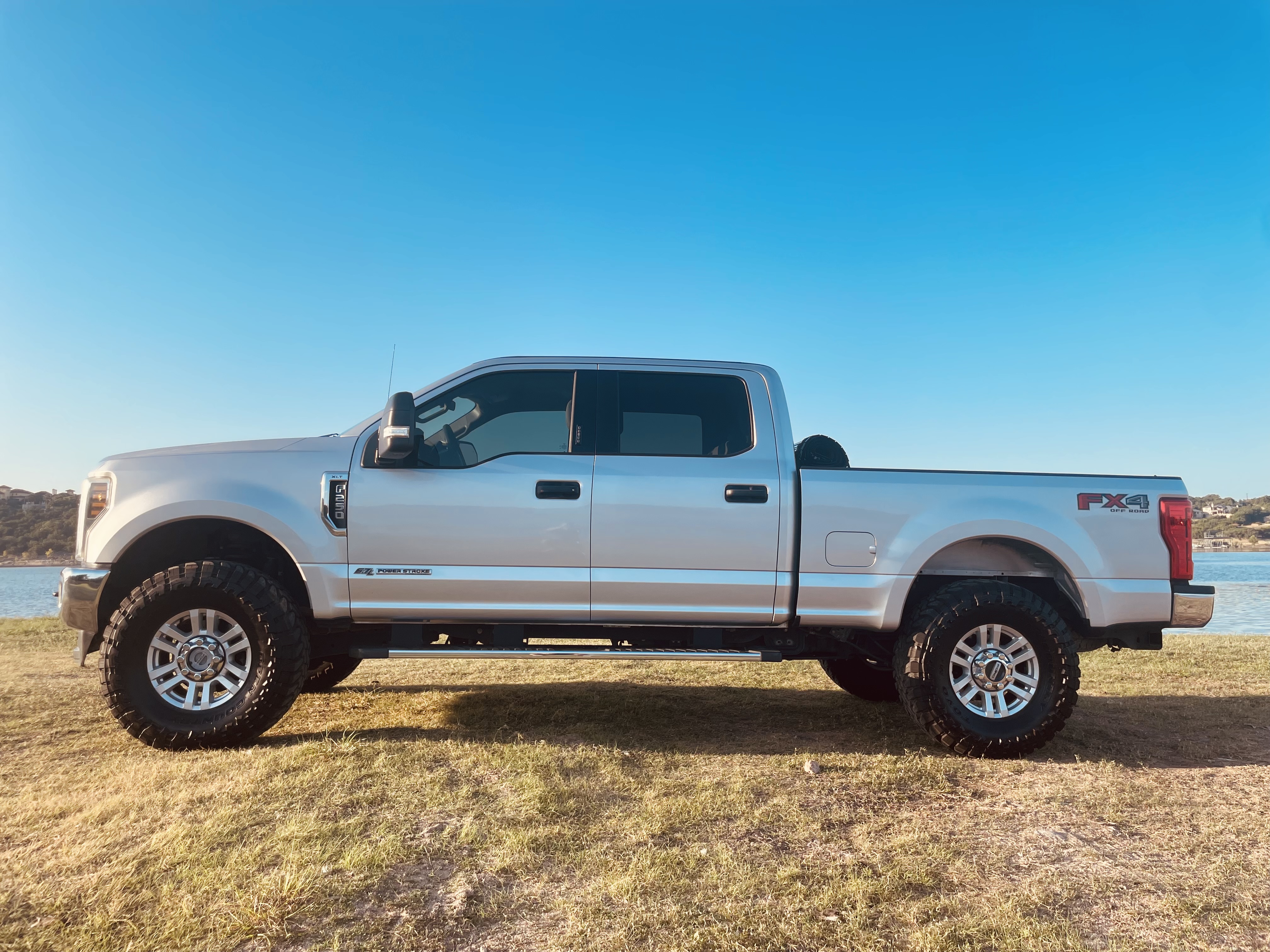 Used 2019 Ford F250 XLT w/ XLT Value Package AWD/4WD image 4