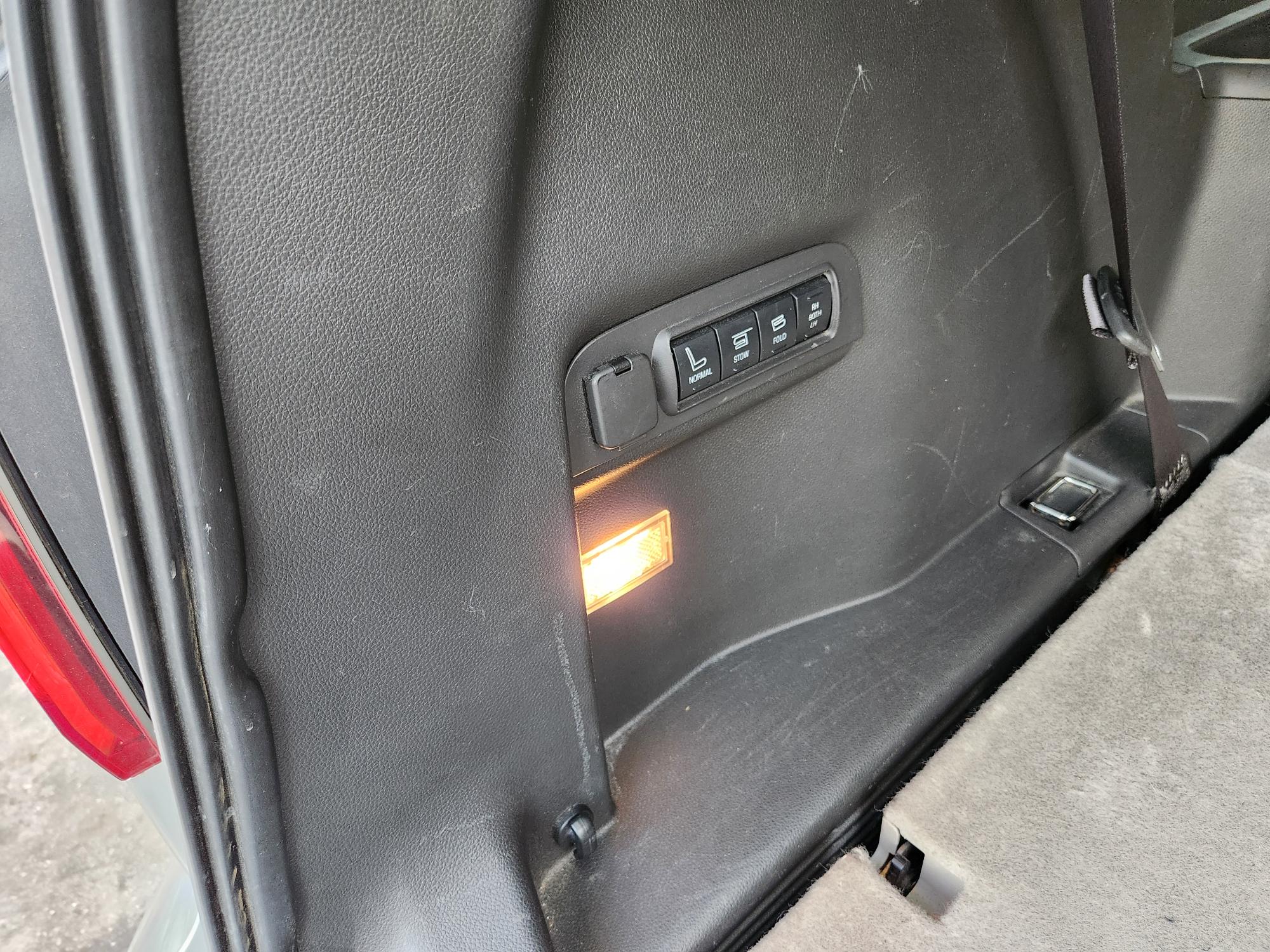Used 2014 Ford Explorer Limited w/ Equipment Group 301A AWD/4WD image 18