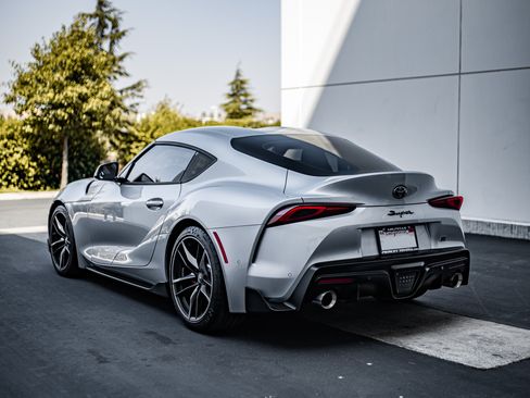 Used 2020 Toyota Supra Premium image 17