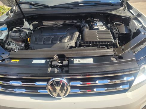 Used 2018 Volkswagen Tiguan S image 11