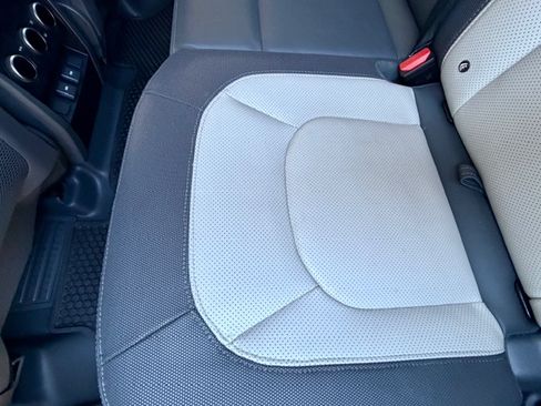 Used 2024 Land Rover Defender 110 X-Dynamic SE image 21