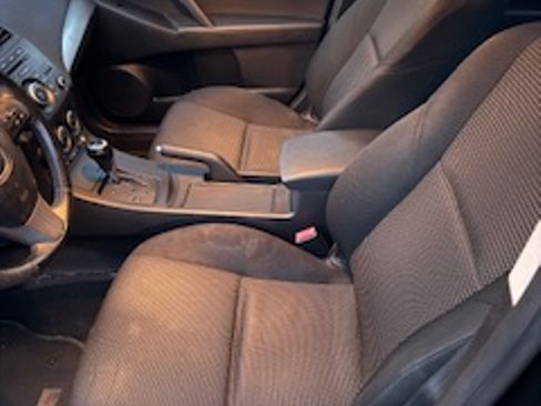 Used 2013 MAZDA MAZDA3 i Touring image 17