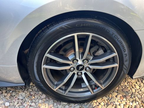 Used 2016 Ford Mustang Premium image 9