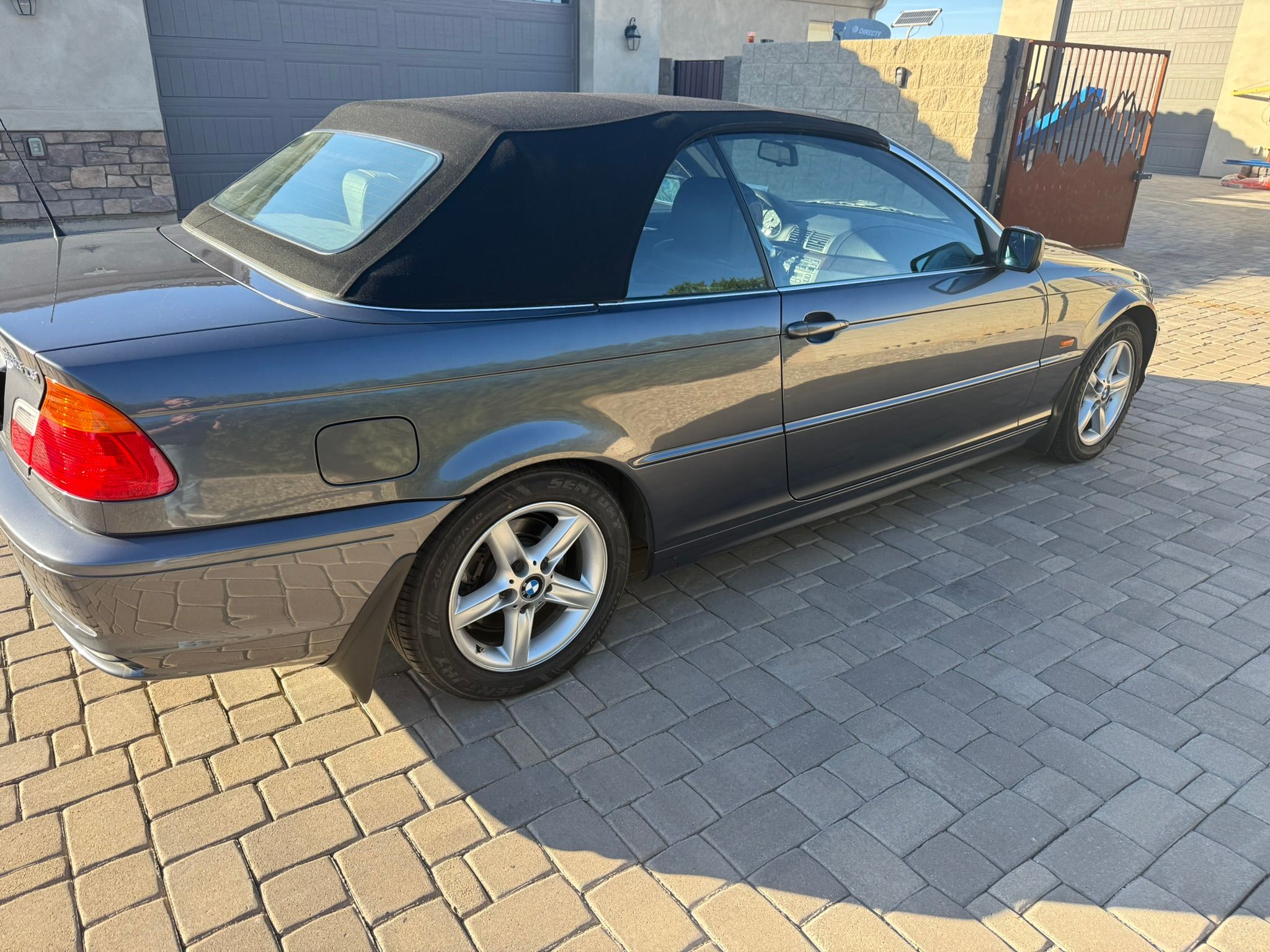 Used 2002 BMW 325Ci Convertible RWD image 12