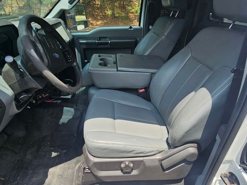 Used 2016 Ford F250 XL w/ Power Equipment Group AWD/4WD image 20
