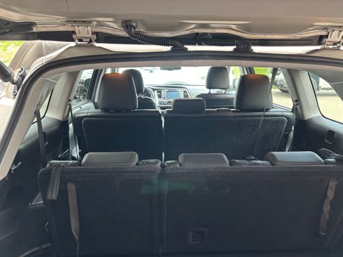 Used 2015 Toyota Highlander XLE image 7
