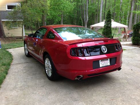 Used 2013 Ford Mustang Premium w/ Electronics Pkg RWD image 2