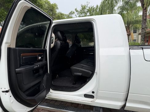 Used 2015 RAM 2500 Laramie w/ Cold Weather Group AWD/4WD image 6