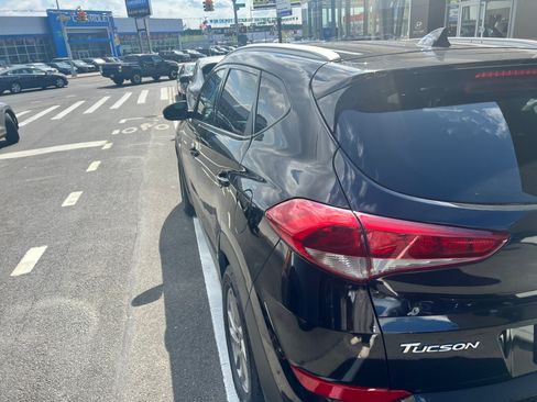 Used 2017 Hyundai Tucson SE Plus w/ Cargo Package image 5