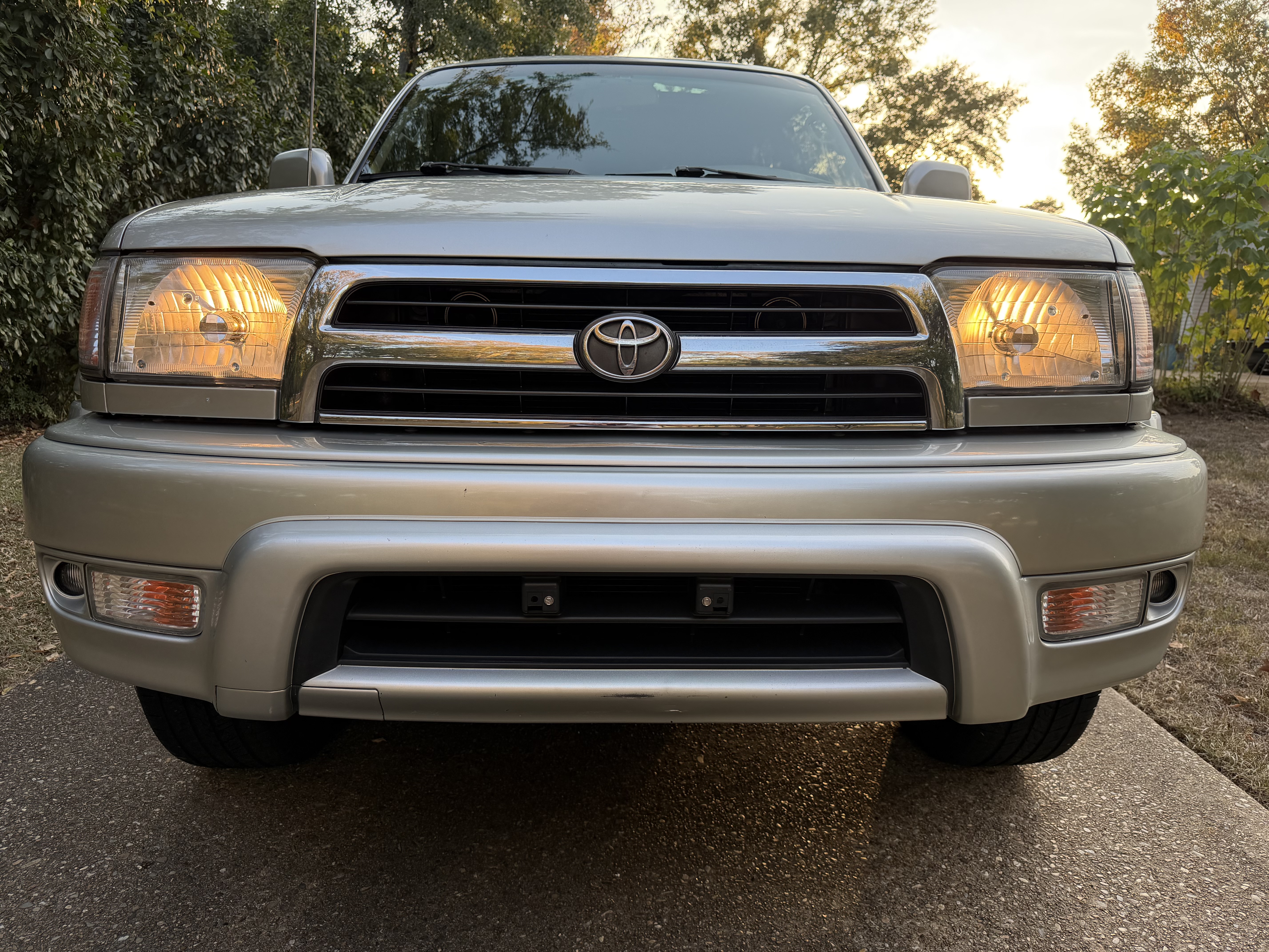 Used 2000 Toyota 4Runner Limited AWD/4WD image 4