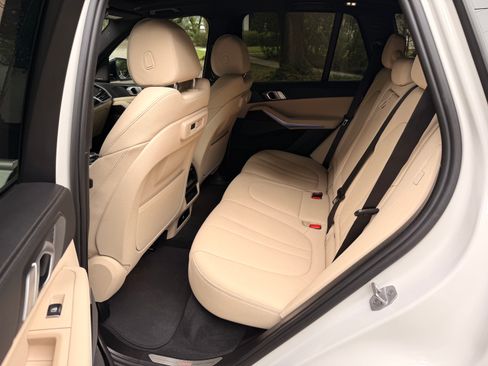 Used 2021 BMW X5 sDrive40i w/ Premium Package image 10