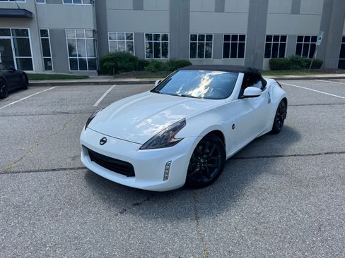 Used 2015 Nissan 370Z Touring image 20