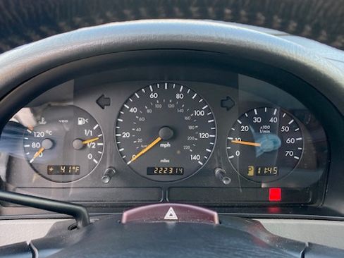 Used 2000 Mercedes-Benz ML 320 4MATIC image 16