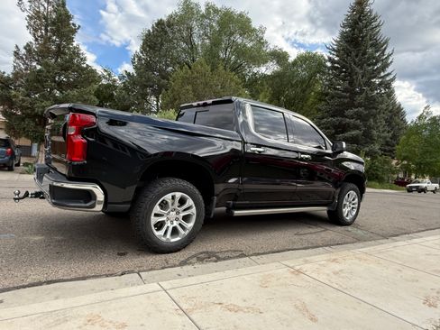 Used 2023 Chevrolet Silverado 1500 LTZ w/ LTZ Premium Package AWD/4WD image 11
