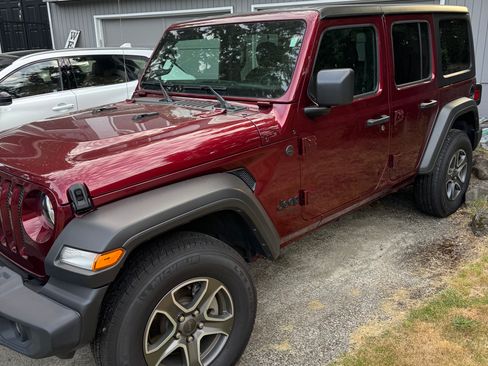 Used 2022 Jeep Wrangler Unlimited Sport AWD/4WD image 1