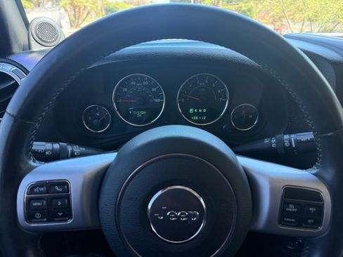 Used 2013 Jeep Wrangler Unlimited Sport image 17