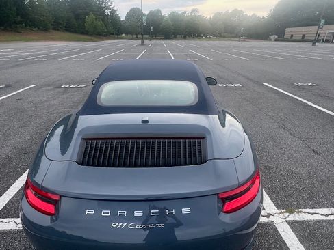 Used 2017 Porsche 911 Carrera 4 AWD/4WD image 6