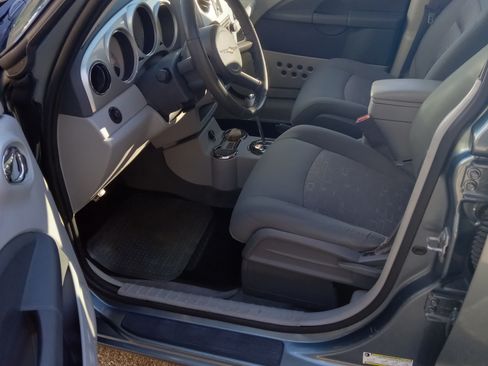 Used 2010 Chrysler PT Cruiser image 13