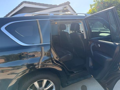 Used 2014 INFINITI QX80 4WD w/ Deluxe Touring Package image 10