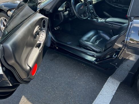 Used 2004 Chevrolet Corvette Convertible w/ Preferred Equipment Group image 5