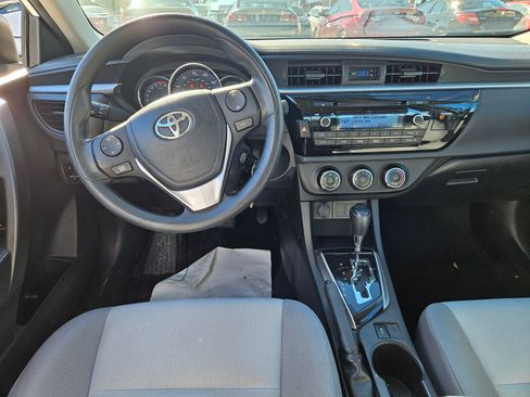 Used 2015 Toyota Corolla LE image 12