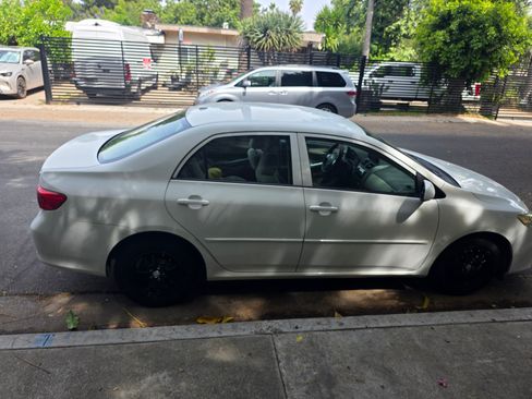 Used 2010 Toyota Corolla LE image 6