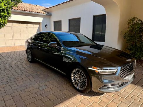 Used 2022 Genesis G90 3.3T Premium image 2