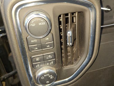 Used 2023 GMC Sierra 3500 SLE w/ SLE Convenience Package image 10