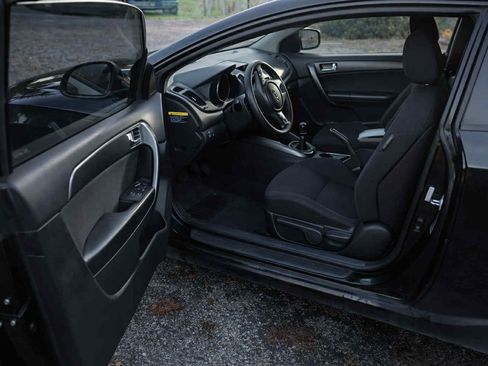 Used 2013 Kia Forte Koup EX image 2
