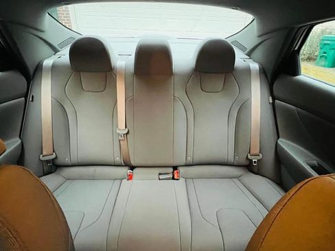 Used 2025 Hyundai Elantra SE image 13