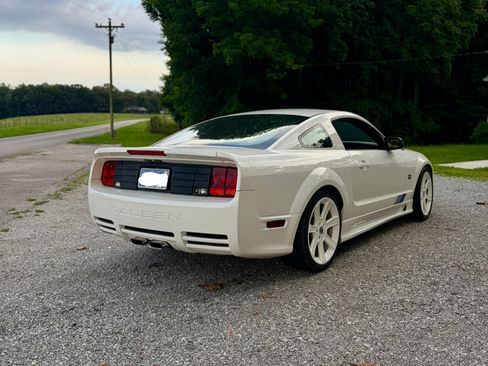 Used 2005 Ford Mustang GT Premium RWD image 5
