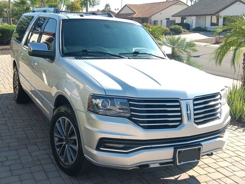 Used 2016 Lincoln Navigator L Select image 1