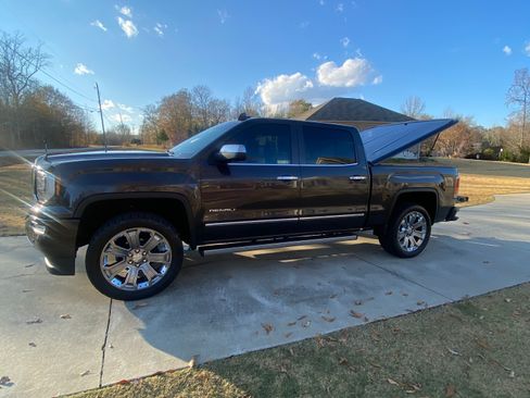 Used 2016 GMC Sierra 1500 Denali w/ Denali Ultimate Package image 8