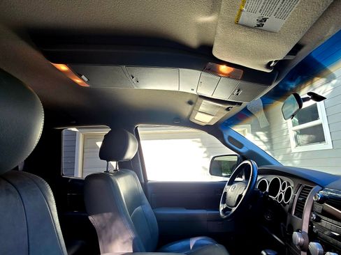 Used 2010 Toyota Tundra SR5 image 6