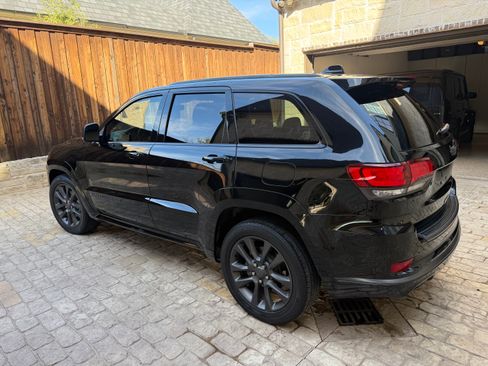 Used 2018 Jeep Grand Cherokee High Altitude image 4