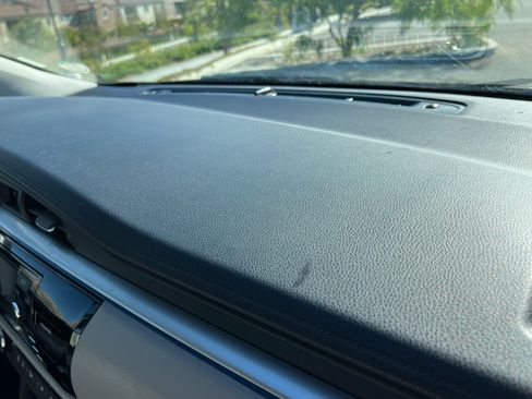 Used 2015 Toyota Corolla LE FWD image 4