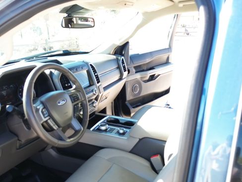 Used 2018 Ford Expedition Max XLT w/ Equipment Group 202A image 27