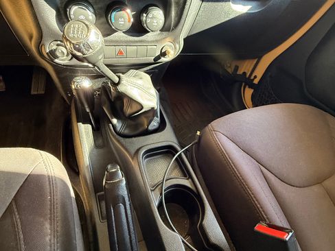 Used 2013 Jeep Wrangler Unlimited Sport image 14