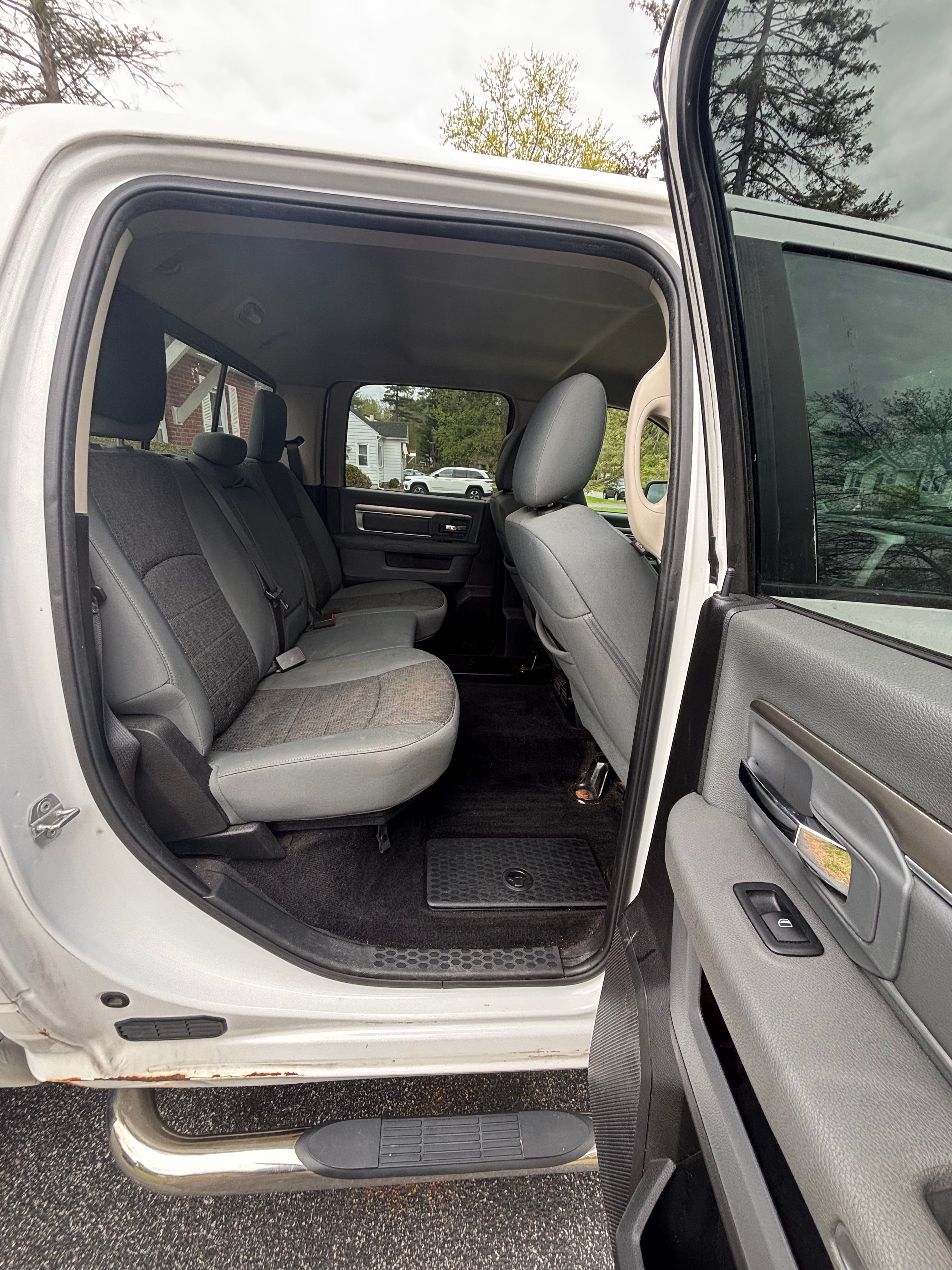 Used 2015 RAM 1500 Big Horn AWD/4WD image 12